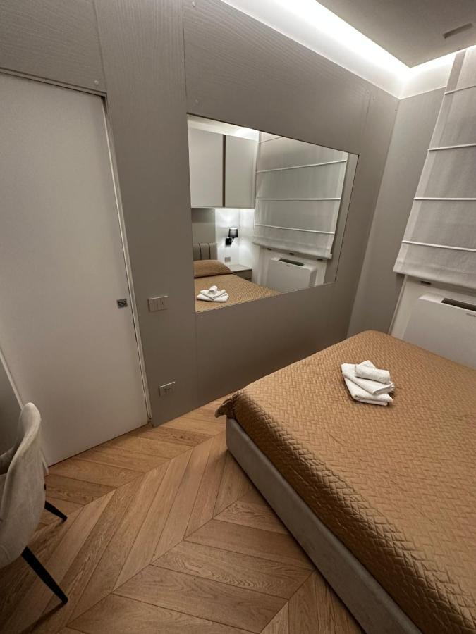 Appartement Bilocale Luxury A 50 Mt Dalla Stazione Di Milano Extérieur photo