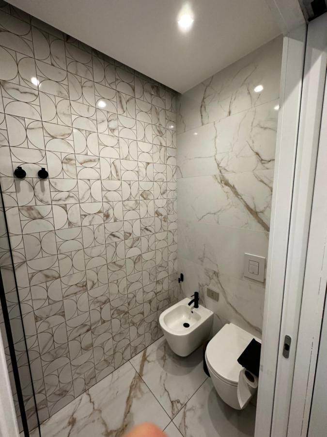 Appartement Bilocale Luxury A 50 Mt Dalla Stazione Di Milano Extérieur photo