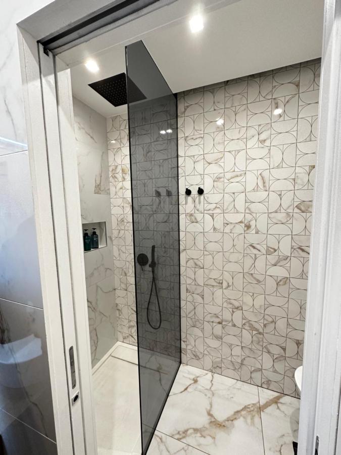 Appartement Bilocale Luxury A 50 Mt Dalla Stazione Di Milano Extérieur photo